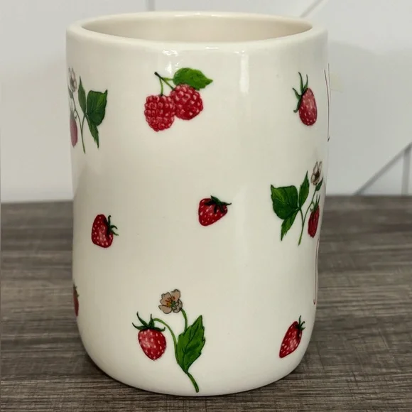 NWT Rae Dunn Love is Sweet 🍓 Mug - Picture 4 of 6